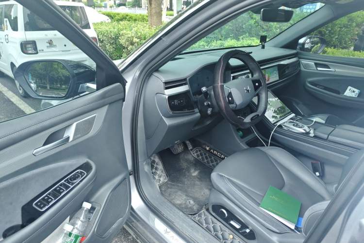 Used ARCFOX Alpha T 2022 653S+ 160kW Driver Seat