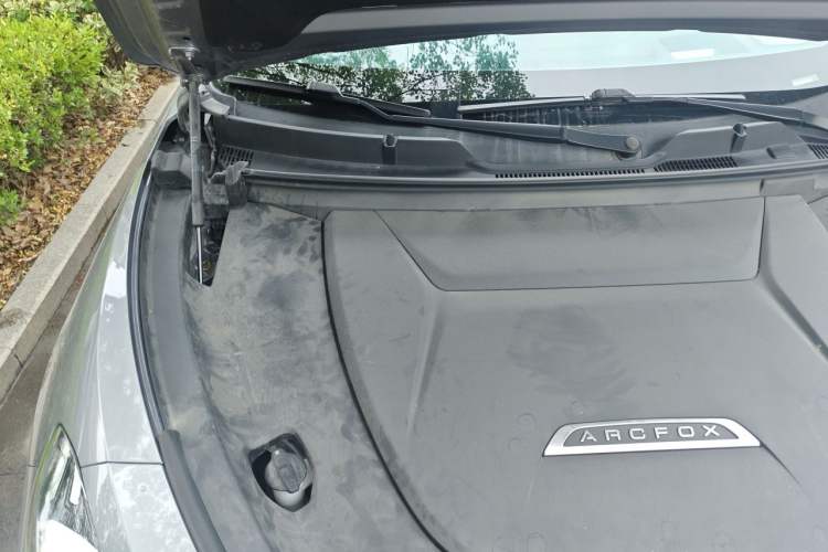 Used ARCFOX Alpha T 2022 653S+ 160kW Engine Bay Right