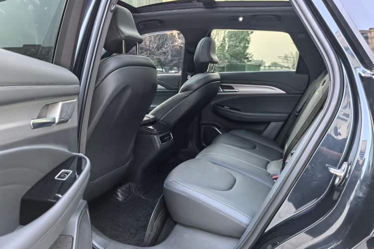 Used ARCFOX Alpha T 2022 480S 175kW Interior 3