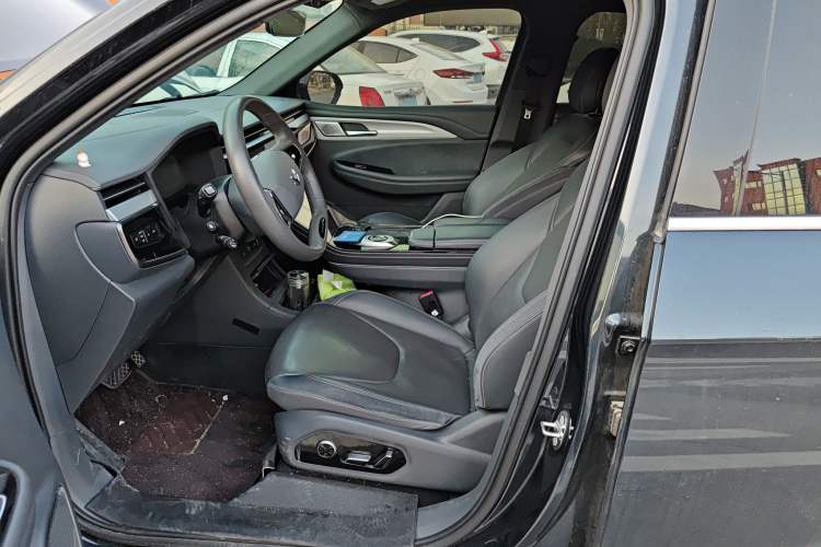 Used ARCFOX Alpha T 2022 653S+ 160kW Left Front Seat