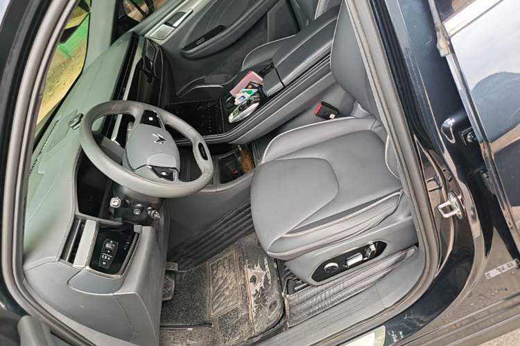 Used ARCFOX Alpha T 2022 480S 175kW Left Front Seat