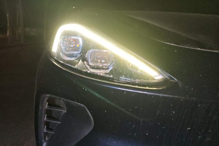 Used ARCFOX Alpha T 2022 653S+ 160kW Right Front Headlight