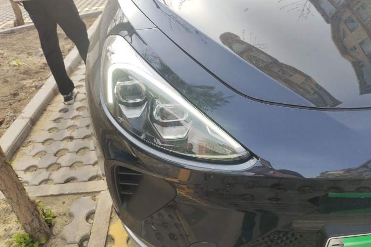 Used ARCFOX Alpha T 2022 653S+ 160kW Right Front Headlight