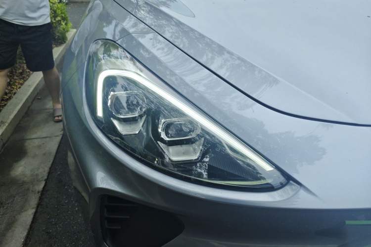 Used ARCFOX Alpha T 2022 653S+ 160kW Right Front Headlight