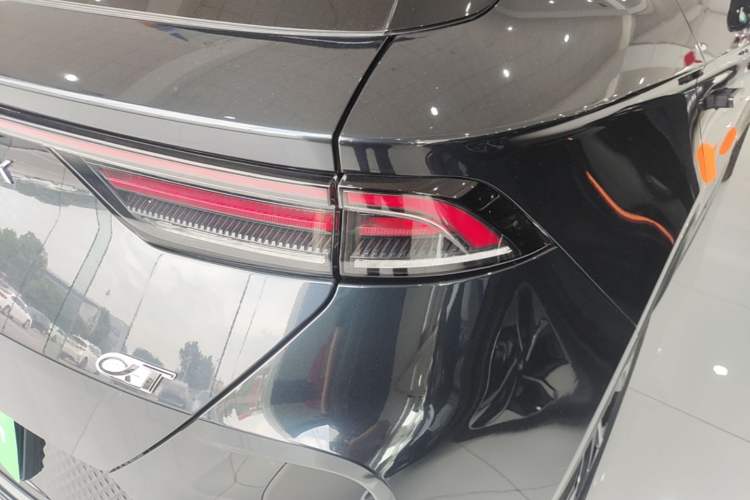 Used ARCFOX Alpha T 2022 653S+ 160kW Right Rear Taillight