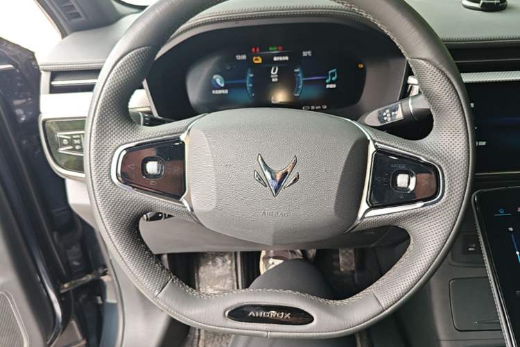 Used ARCFOX Alpha T 2022 480S 175kW Steering Wheel