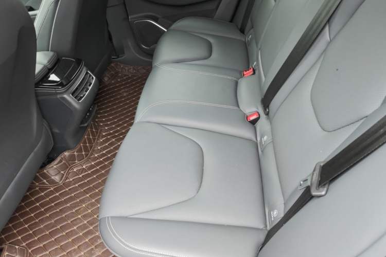Used ARCFOX Alpha T 2022 480S 160kW Left Rear Seat