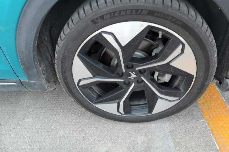 Used ARCFOX Alpha T 2022 653S+ 160kW Right Front Wheel Hub