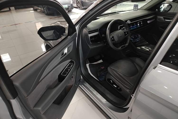 Used ARCFOX Alpha T 2022 653S 160kW Driver Seat