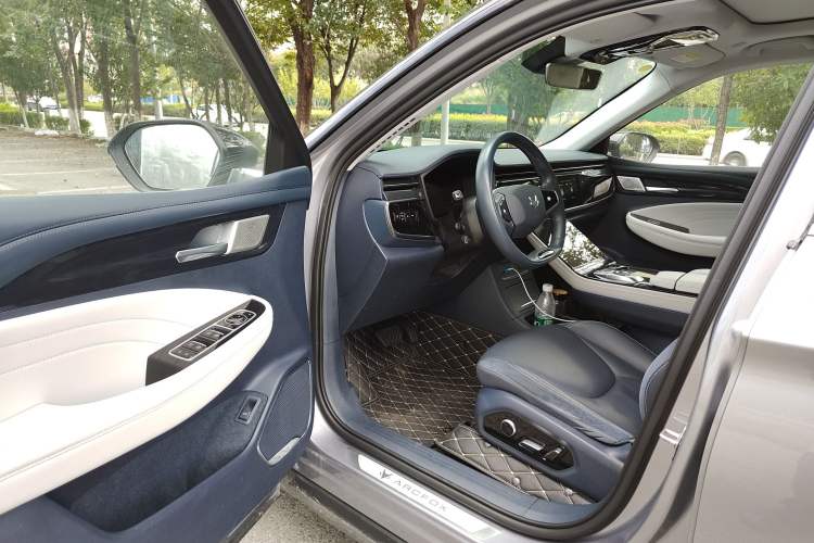 Used ARCFOX Alpha T 2022 653S+ 160kW Driver Seat