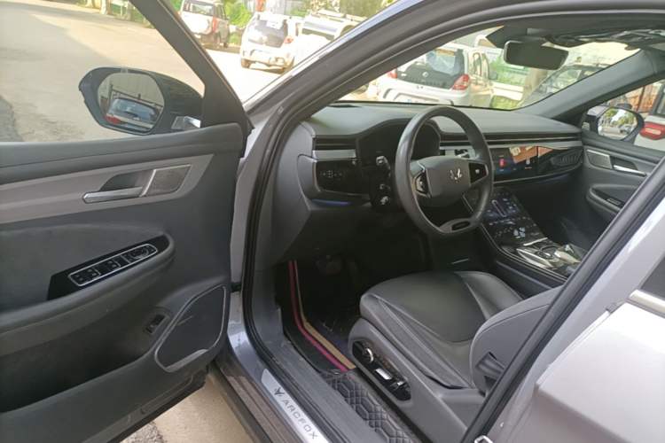 Used ARCFOX Alpha T 2022 653S+ 160kW Driver Seat