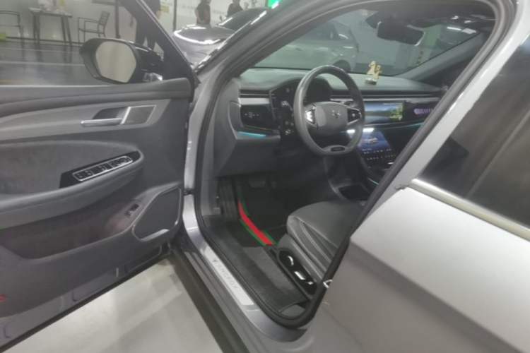 Used ARCFOX Alpha T 2022 653S+ 160kW Driver Seat
