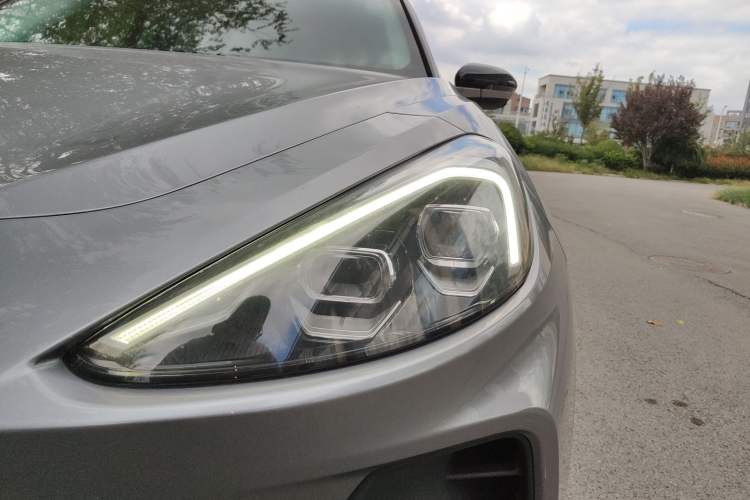 Used ARCFOX Alpha T 2022 653S+ 160kW Left Front Headlight