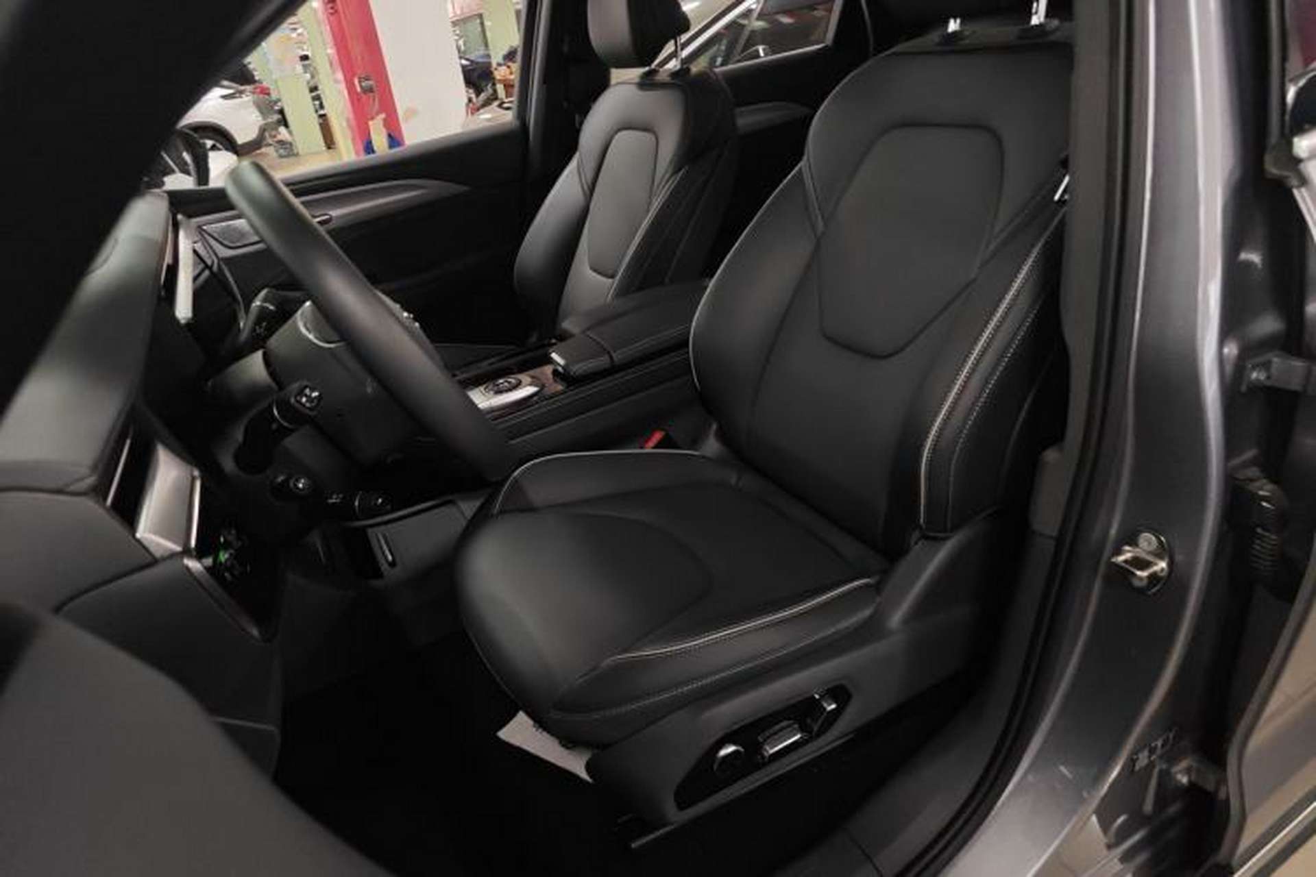 Used ARCFOX Alpha T 2022 480S 160kW Left Front Seat