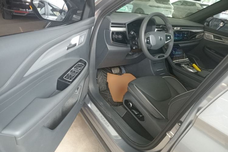 Used ARCFOX Alpha T 2022 480S 160kW Left Front Seat