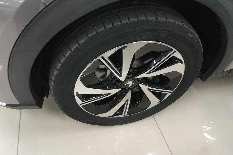 Used ARCFOX Alpha T 2022 480S 160kW Left Front Wheel Hub