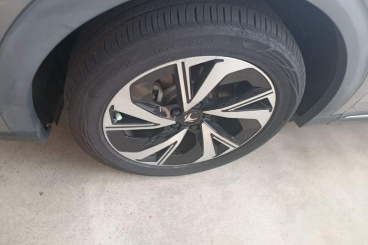 Used ARCFOX Alpha T 2022 480S 160kW Left Front Wheel Hub