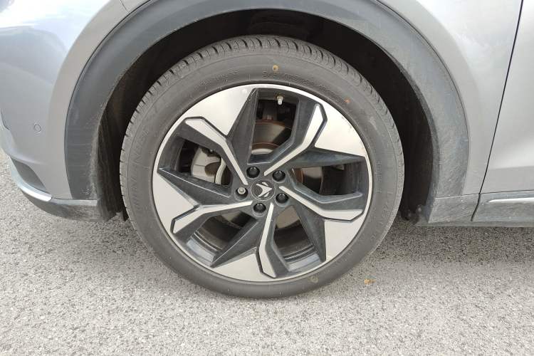 Used ARCFOX Alpha T 2022 653S+ 160kW Left Front Wheel Hub