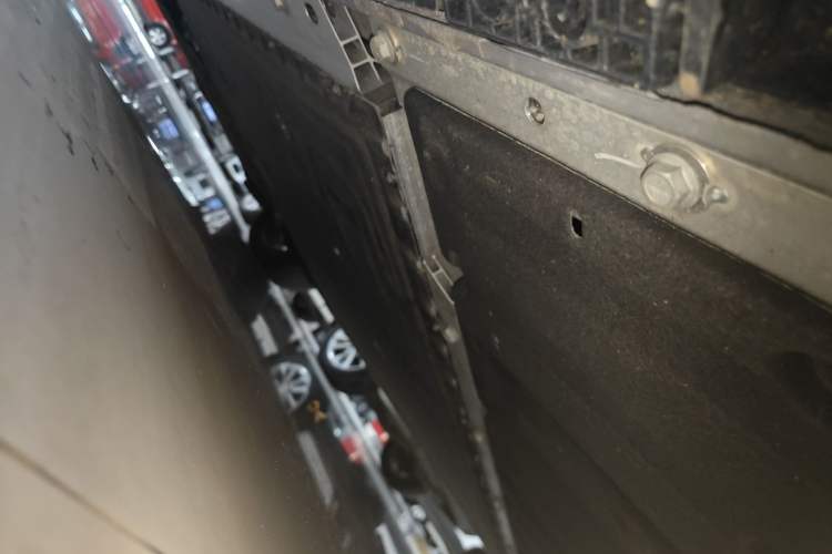 Used ARCFOX Alpha T 2022 480S 160kW Left Side Sill