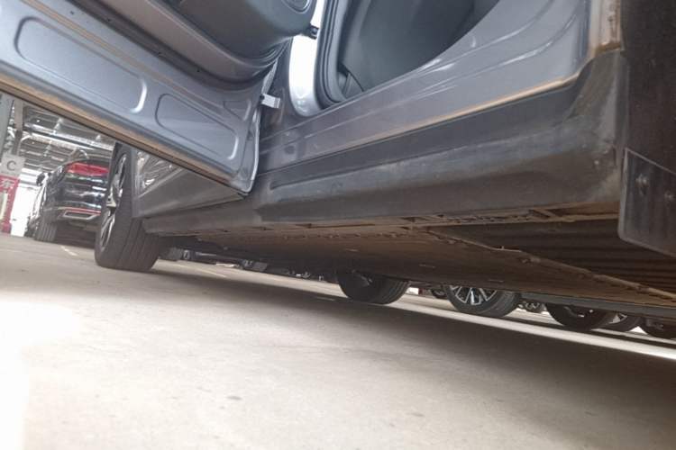 Used ARCFOX Alpha T 2022 480S 160kW Left Side Sill