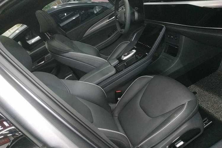 Used ARCFOX Alpha T 2022 480S 160kW Right Front Seat