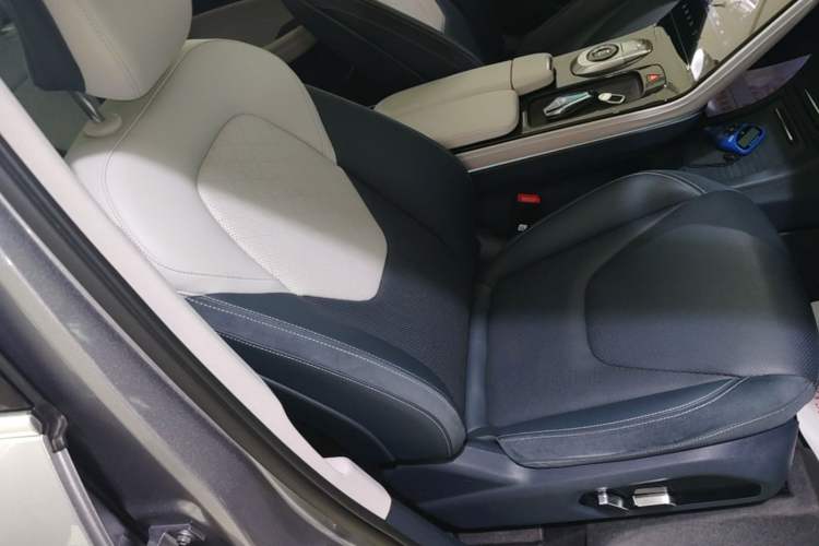 Used ARCFOX Alpha T 2022 653S+ 160kW Right Front Seat