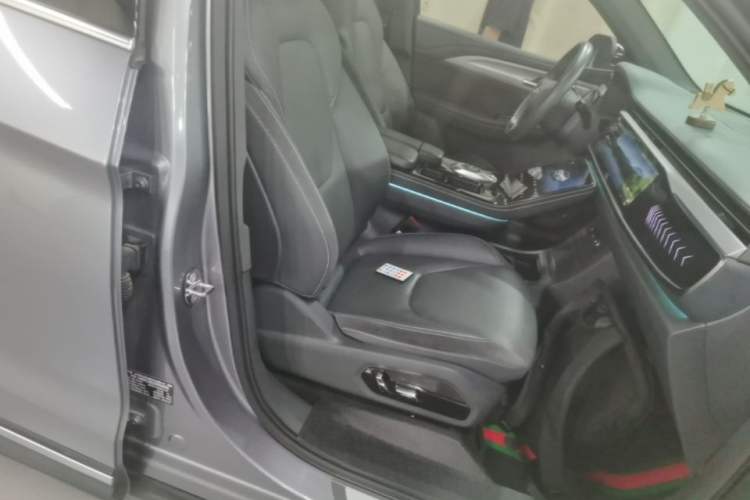 Used ARCFOX Alpha T 2022 653S+ 160kW Right Front Seat