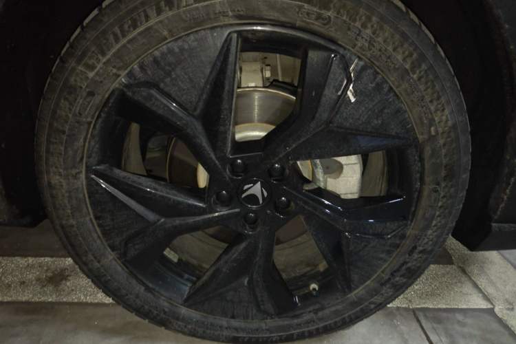 Used ARCFOX Alpha T 2022 653S 175kW Right Front Wheel Hub