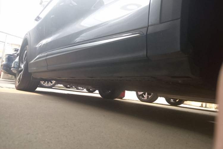 Used ARCFOX Alpha T 2022 480S 160kW Right Side Sill