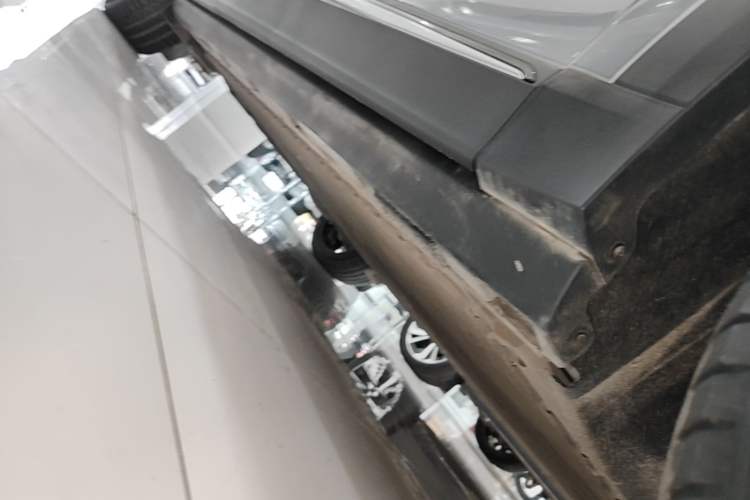 Used ARCFOX Alpha T 2022 653S 160kW Right Side Sill
