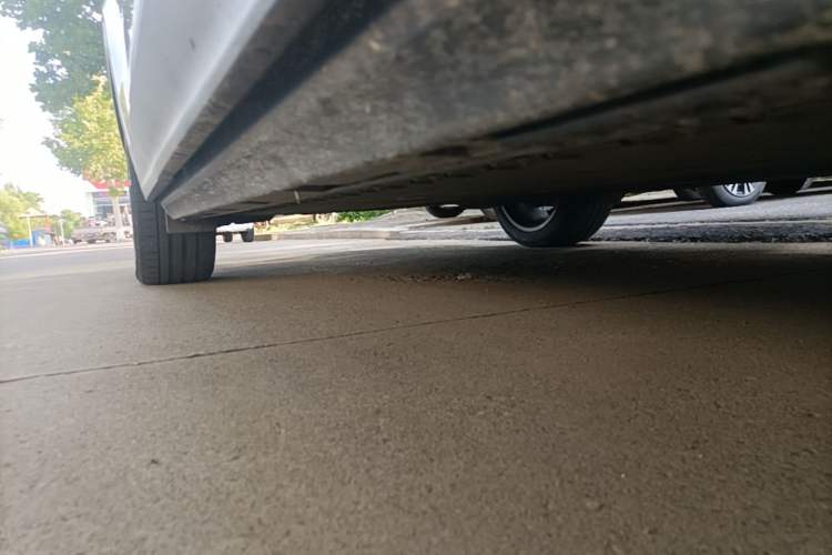 Used ARCFOX Alpha T 2022 653S+ 160kW Right Side Sill