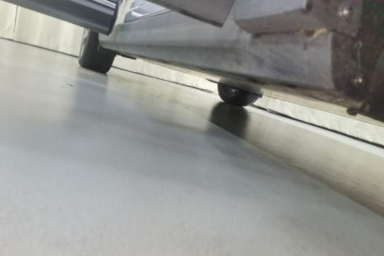Used ARCFOX Alpha T 2022 653S+ 160kW Right Side Sill