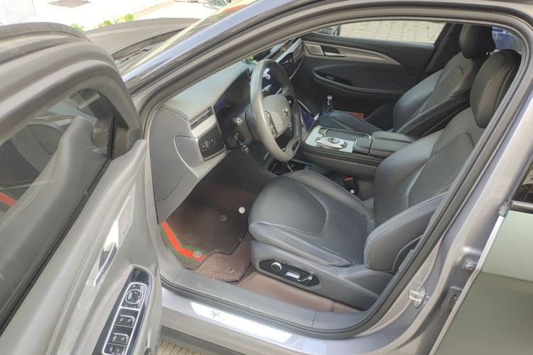 Used ARCFOX Alpha T 2022 653S+ 160kW Driver Seat