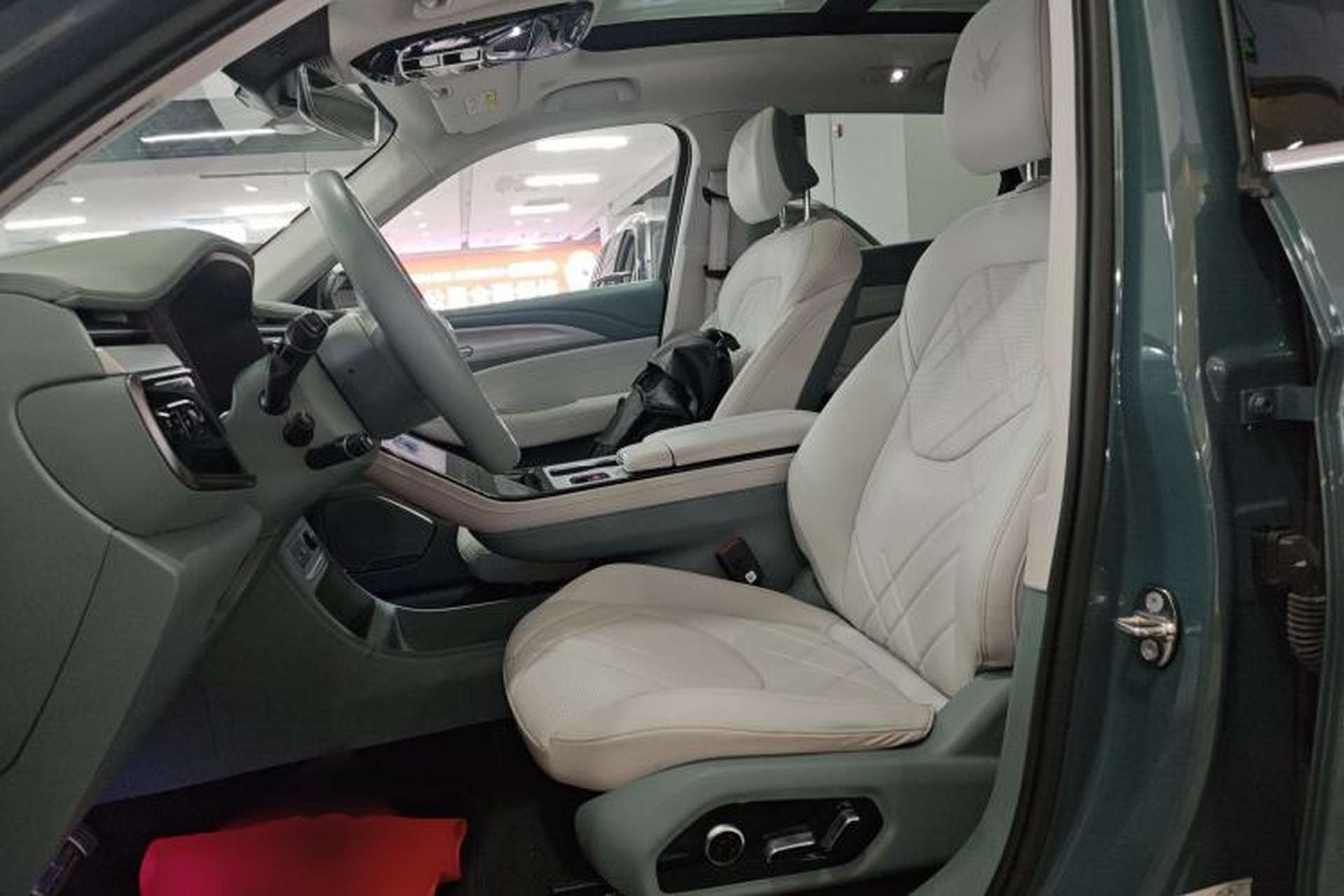 Used ARCFOX Alpha T 2022 653S+ 160kW Left Front Seat