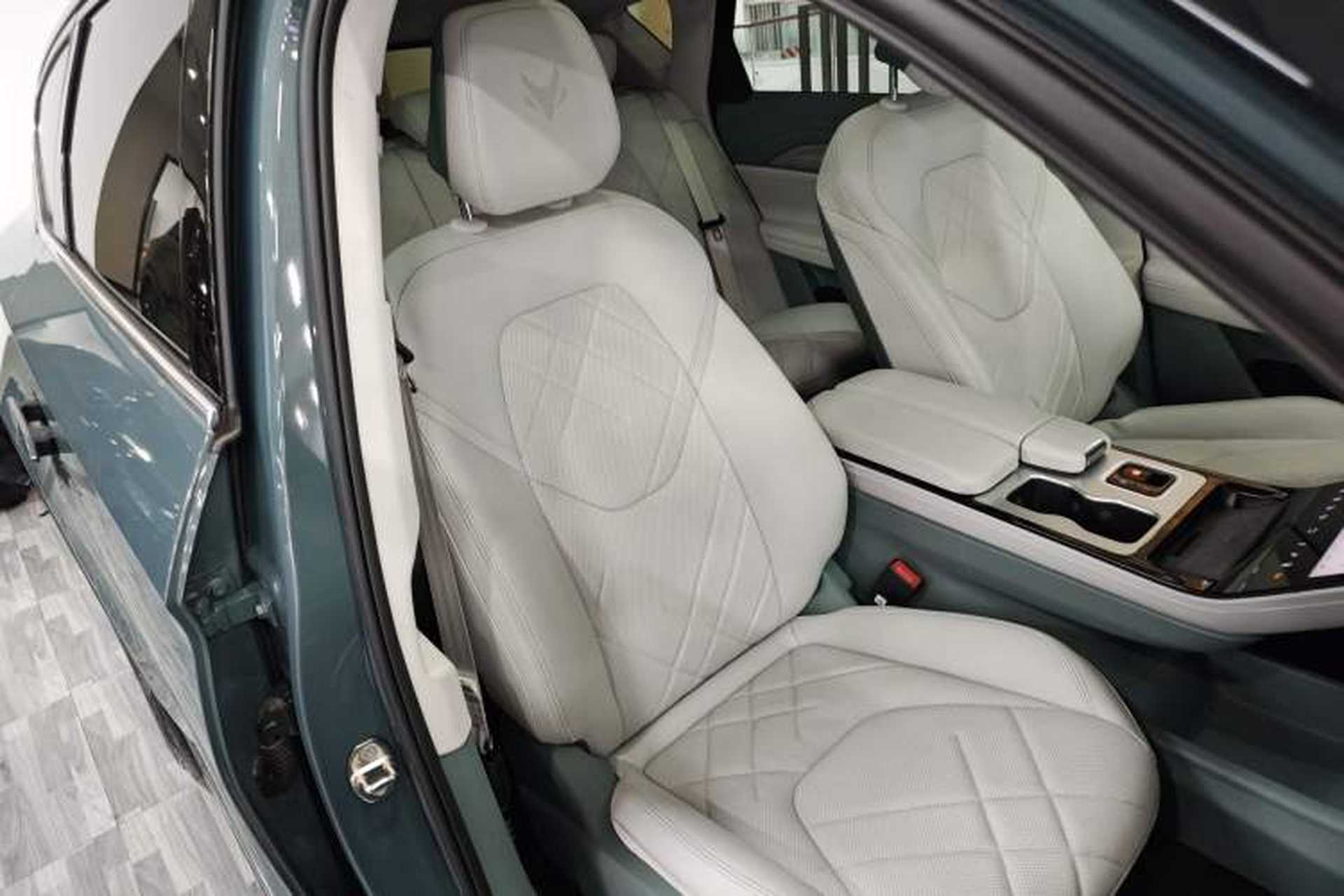 Used ARCFOX Alpha T 2022 653S+ 160kW Right Front Seat