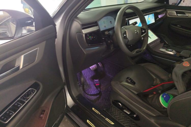 Used ARCFOX Alpha T 2022 653S+ 160kW Driver Seat