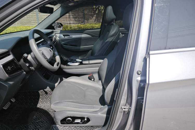 Used ARCFOX Alpha T 2022 653S+ 160kW Interior 1