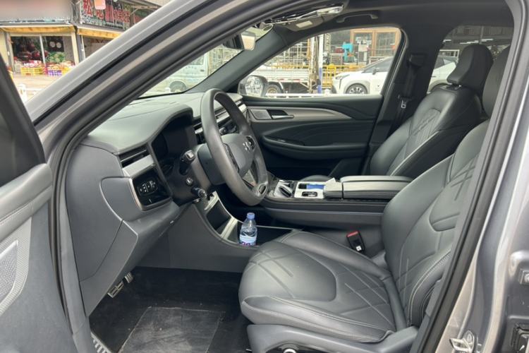 Used ARCFOX Alpha T 2022 653S+ 160kW Interior 2