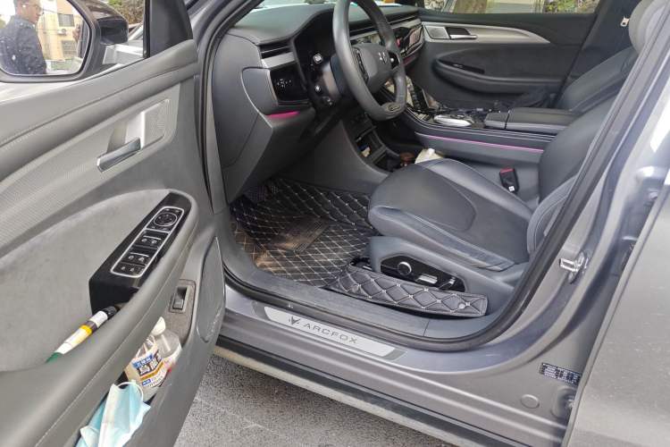 Used ARCFOX Alpha T 2022 653S+ 175kW Interior 3