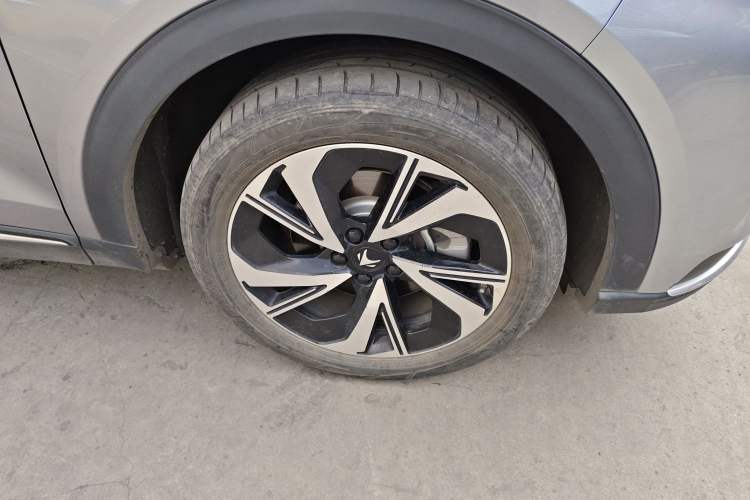Used ARCFOX Alpha T 2022 480S 160kW Right Front Wheel Hub