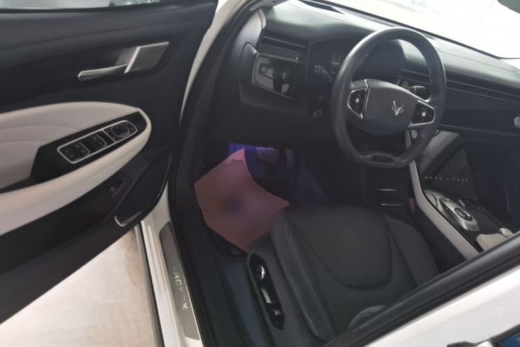 Used ARCFOX Alpha T 2022 653S+ 160kW Driver Seat