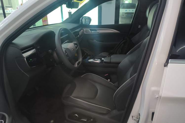 Used ARCFOX Alpha T 2022 480S 175kW Left Front Seat