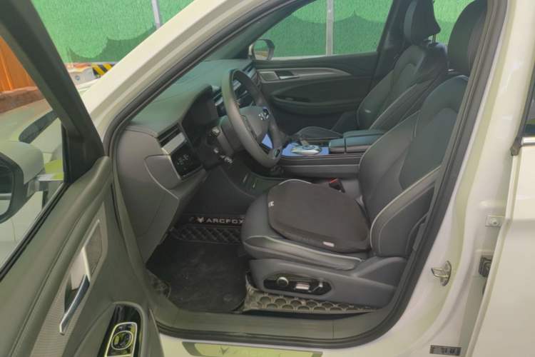 Used ARCFOX Alpha T 2022 480S 175kW Left Front Seat