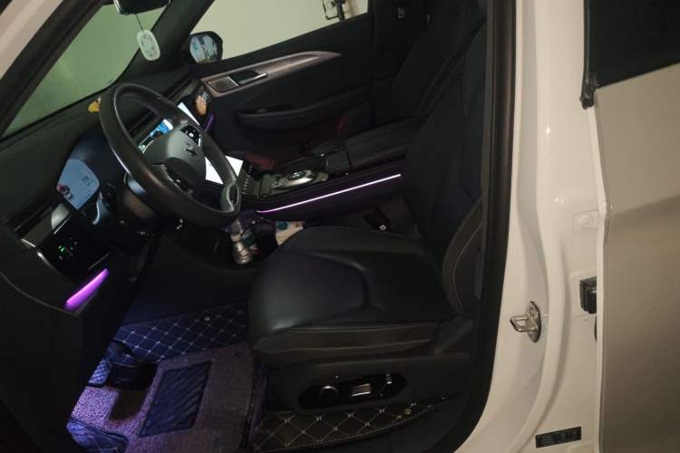 Used ARCFOX Alpha T 2022 653S 175kW Left Front Seat