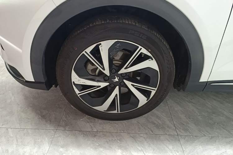 Used ARCFOX Alpha T 2022 480S 175kW Left Front Wheel Hub