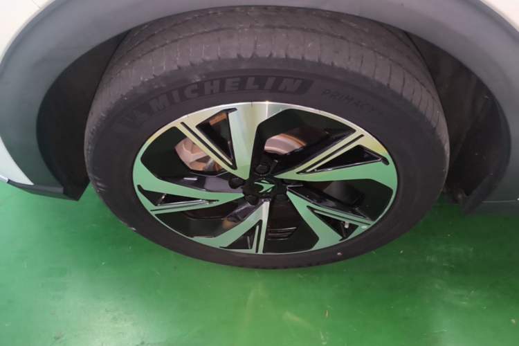 Used ARCFOX Alpha T 2022 480S 175kW Left Front Wheel Hub