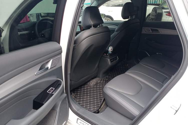Used ARCFOX Alpha T 2022 480S 160kW Left Rear Seat