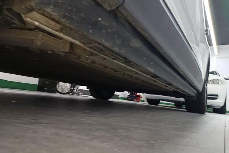 Used ARCFOX Alpha T 2022 480S 175kW Left Side Sill