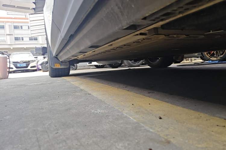 Used ARCFOX Alpha T 2022 480S 160kW Left Side Sill
