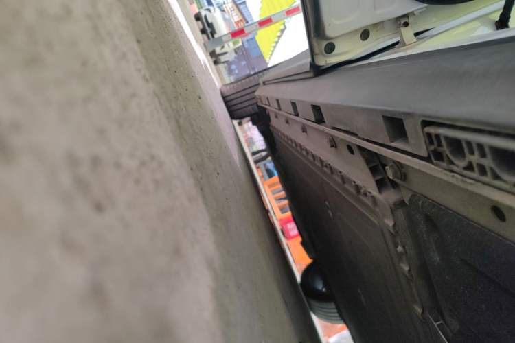 Used ARCFOX Alpha T 2022 480S 175kW Left Side Sill